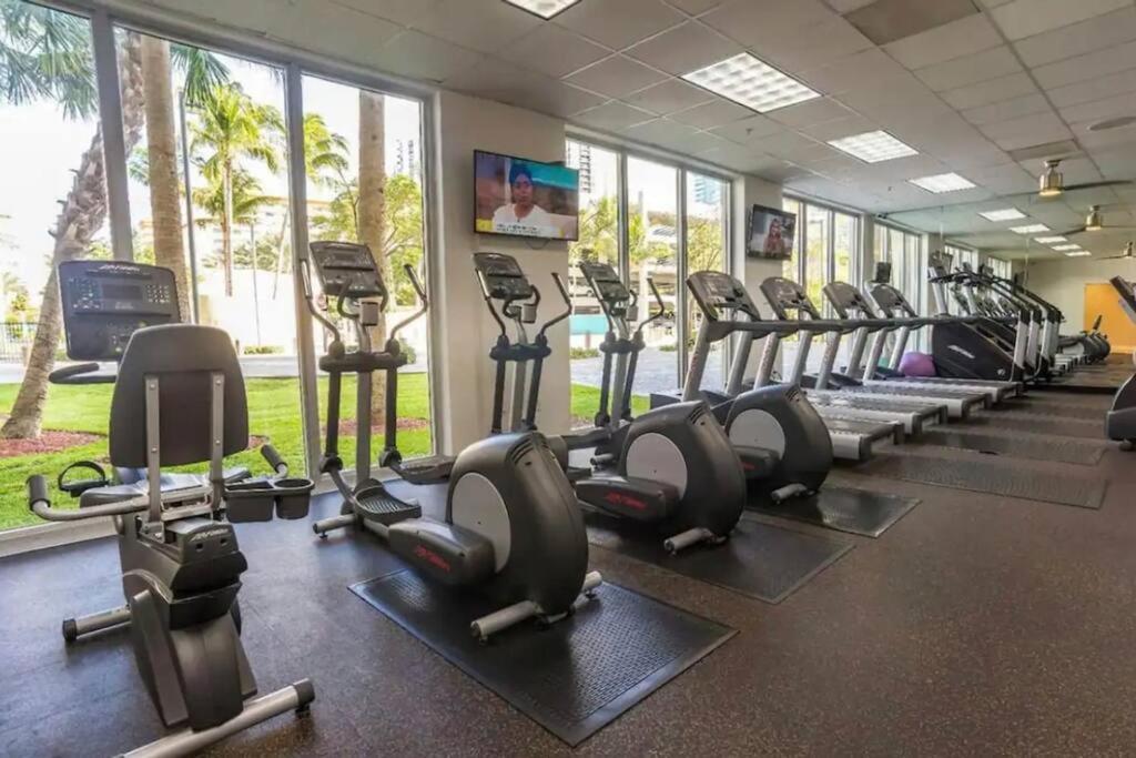Sunny Isles Beach Spacious Apartment Exterior photo