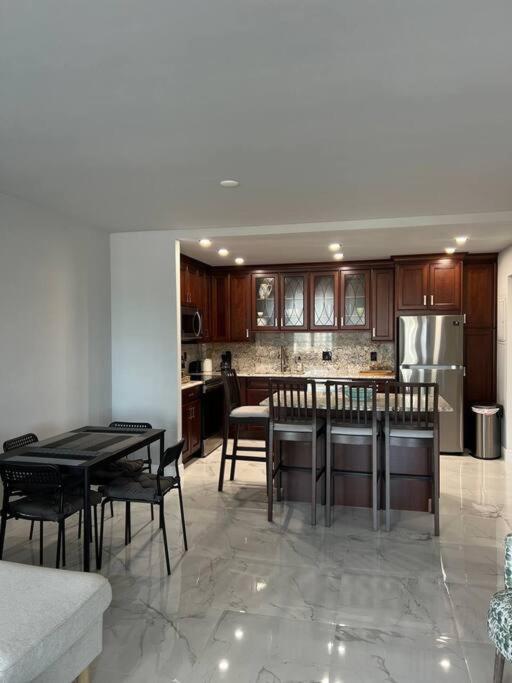 Sunny Isles Beach Spacious Apartment Exterior photo