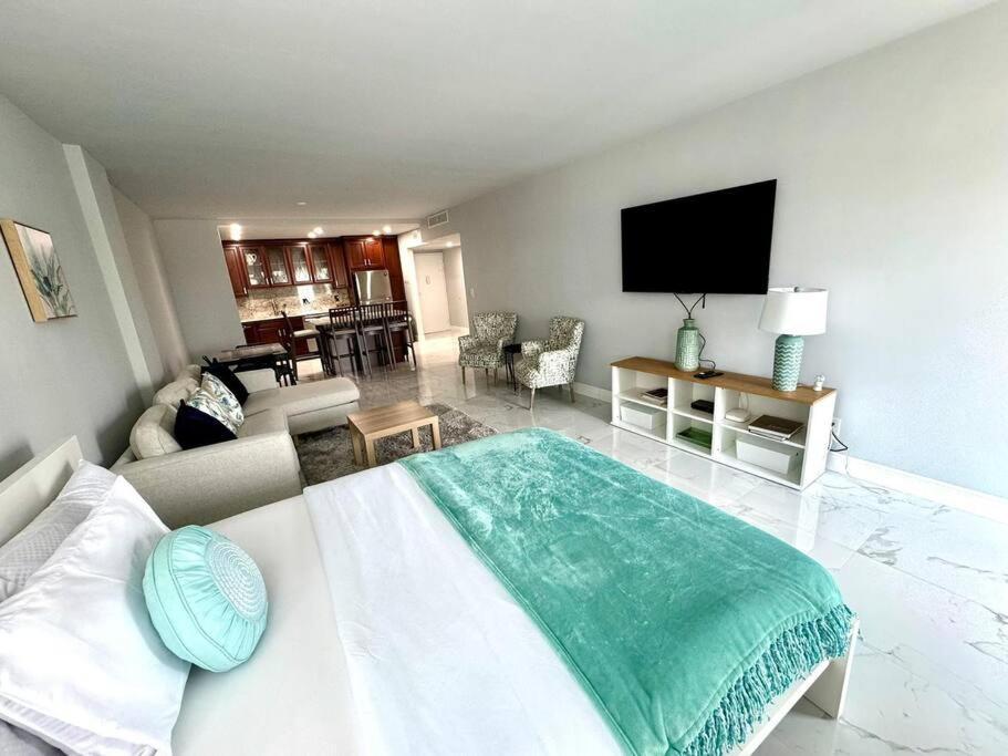 Sunny Isles Beach Spacious Apartment Exterior photo