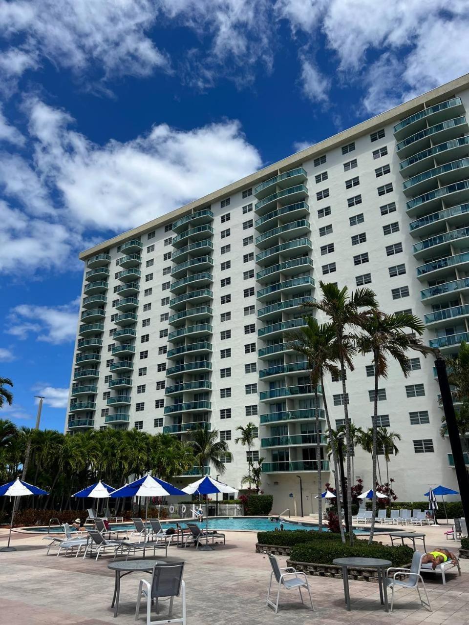 Sunny Isles Beach Spacious Apartment Exterior photo